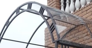 Кованные навесы над крыльцом дома в Мурманске - купить по цене от 2079 руб